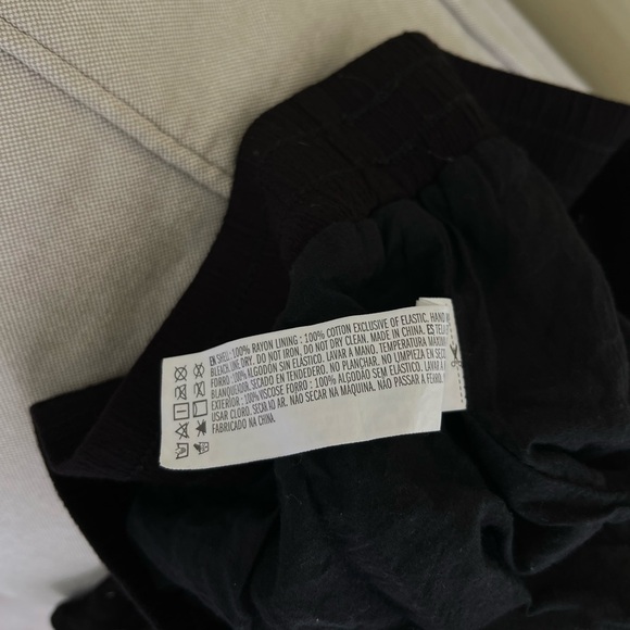 Forever 21 Black Flowy Shorts - Picture 5 of 5